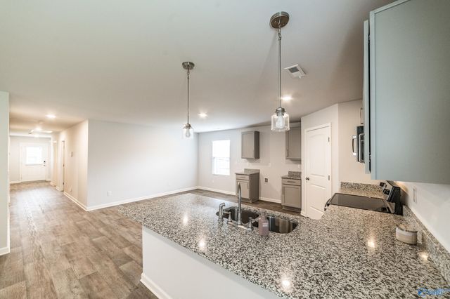 658 5th Street NW, Arab, AL 35016