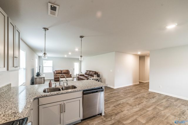 658 5th Street NW, Arab, AL 35016