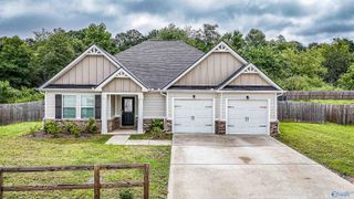 658 5th Street NW, Arab, AL 35016