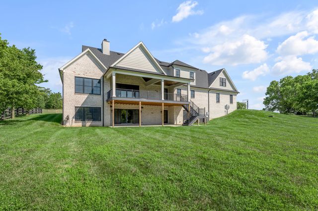 231 The Oaks Boulevard, Versailles, KY 40383