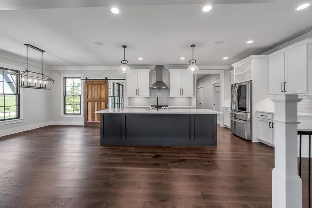 231 The Oaks Boulevard, Versailles, KY 40383