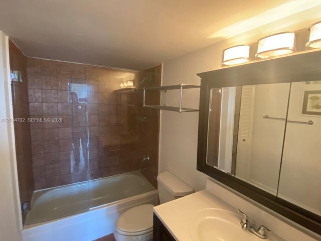 2450 NE 135th St 1012, North Miami, FL 33181