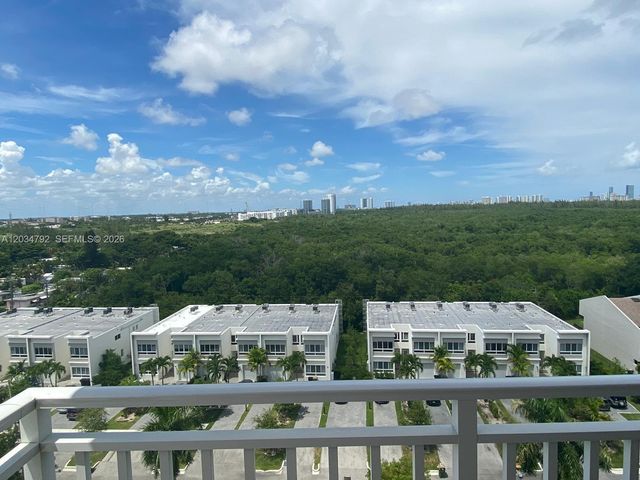 2450 NE 135th St 1012, North Miami, FL 33181