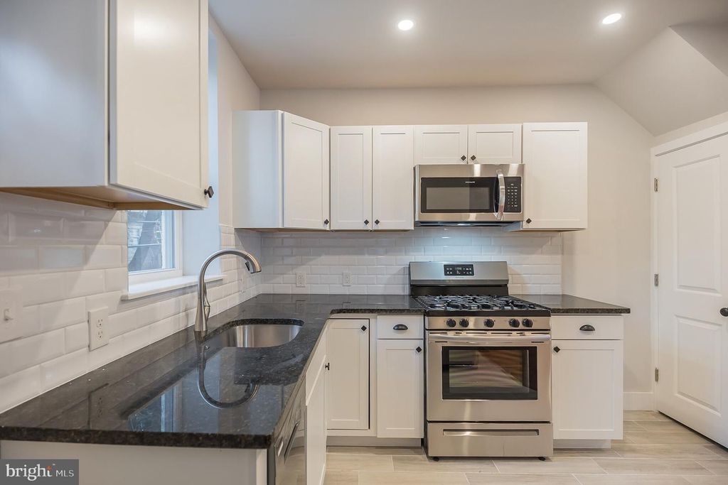 1227 S PEACH ST, Philadelphia, PA 19143