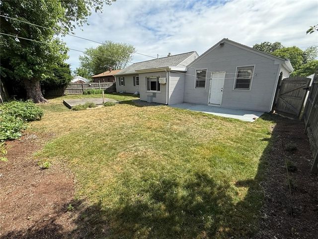 26 Flora Avenue, Woonsocket, RI 02895