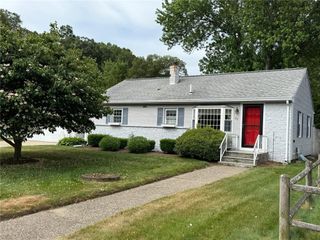 26 Flora Avenue, Woonsocket, RI 02895