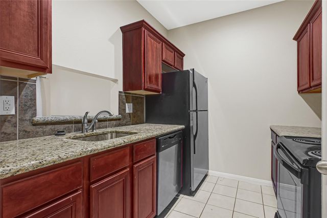 1100 Augusta Drive 79, Houston, TX 77057