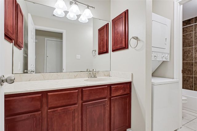 1100 Augusta Drive 79, Houston, TX 77057