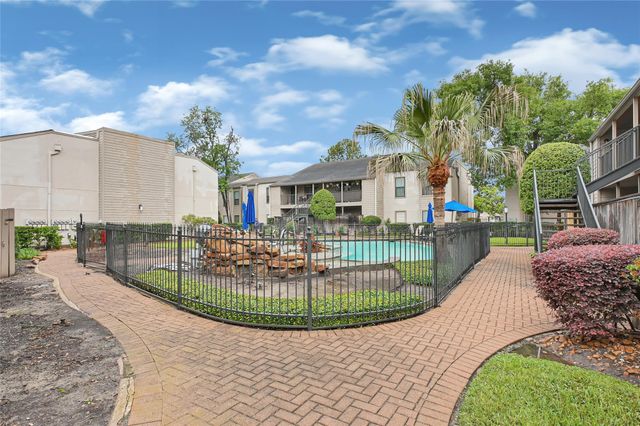 1100 Augusta Drive 79, Houston, TX 77057