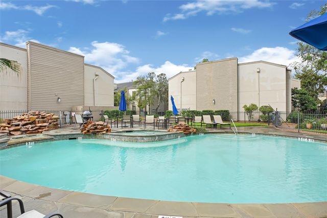 1100 Augusta Drive 79, Houston, TX 77057