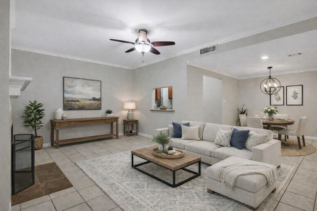 1100 Augusta Drive 79, Houston, TX 77057