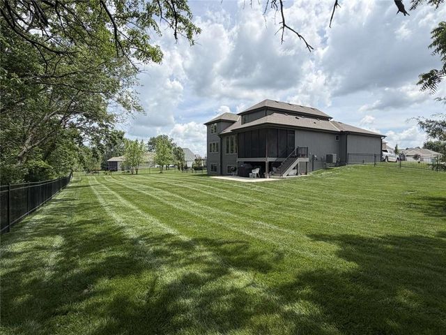 9103 SW 12th Street, Lee's Summit, MO 64064