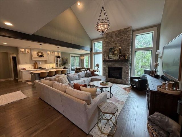 9103 SW 12th Street, Lee's Summit, MO 64064