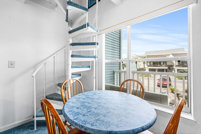 1430 Tina Drive APT 9, Navarre, FL 32566