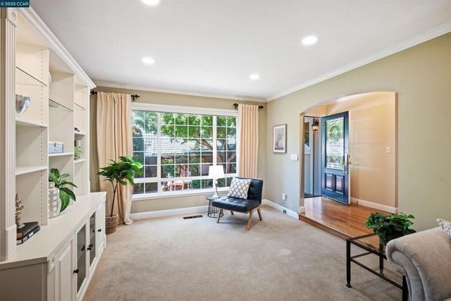 33 Leeds Ct E, Danville, CA 94526