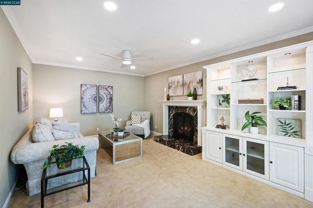 33 Leeds Ct E, Danville, CA 94526