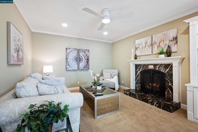 33 Leeds Ct E, Danville, CA 94526