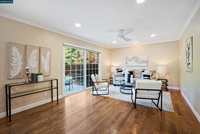 33 Leeds Ct E, Danville, CA 94526