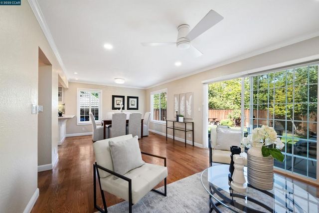 33 Leeds Ct E, Danville, CA 94526