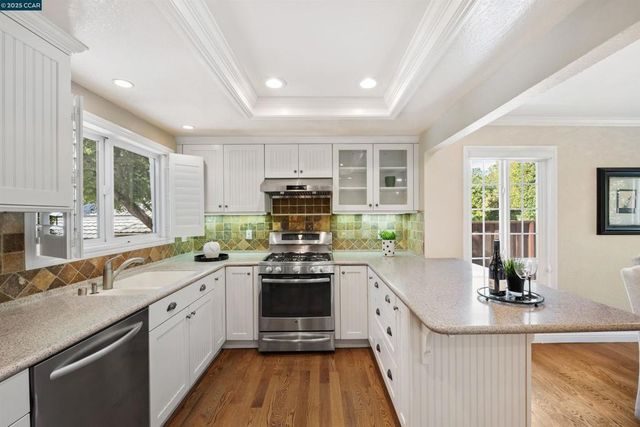 33 Leeds Ct E, Danville, CA 94526