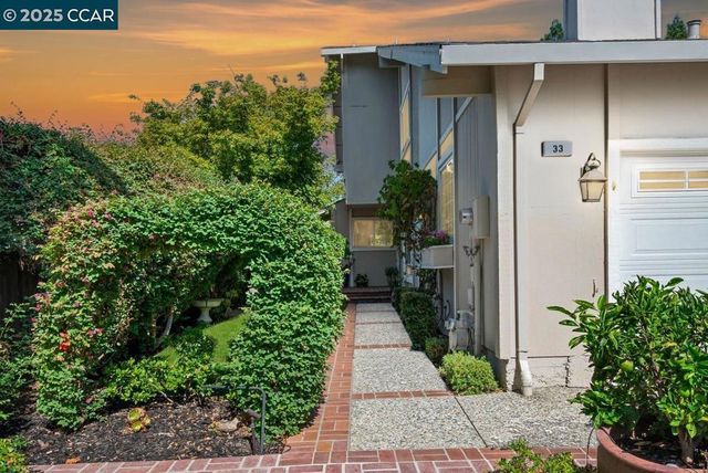 33 Leeds Ct E, Danville, CA 94526