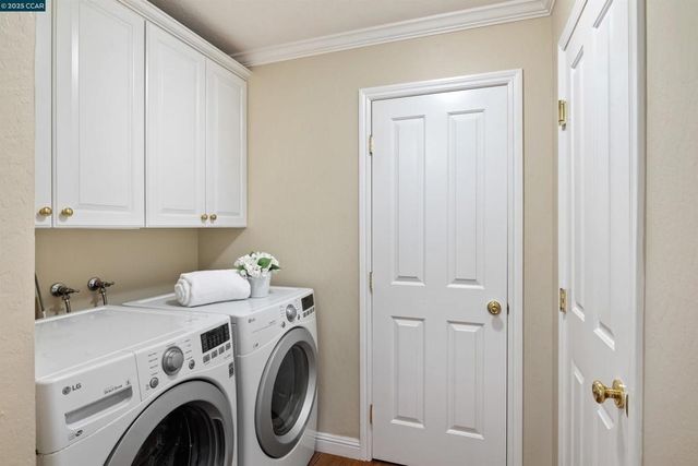 33 Leeds Ct E, Danville, CA 94526