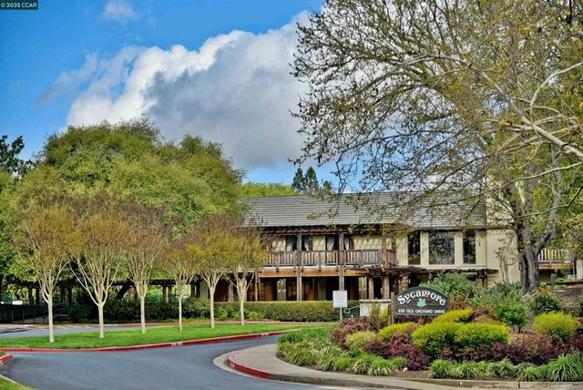 33 Leeds Ct E, Danville, CA 94526