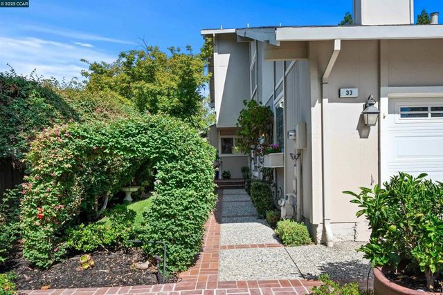 33 Leeds Ct E, Danville, CA 94526