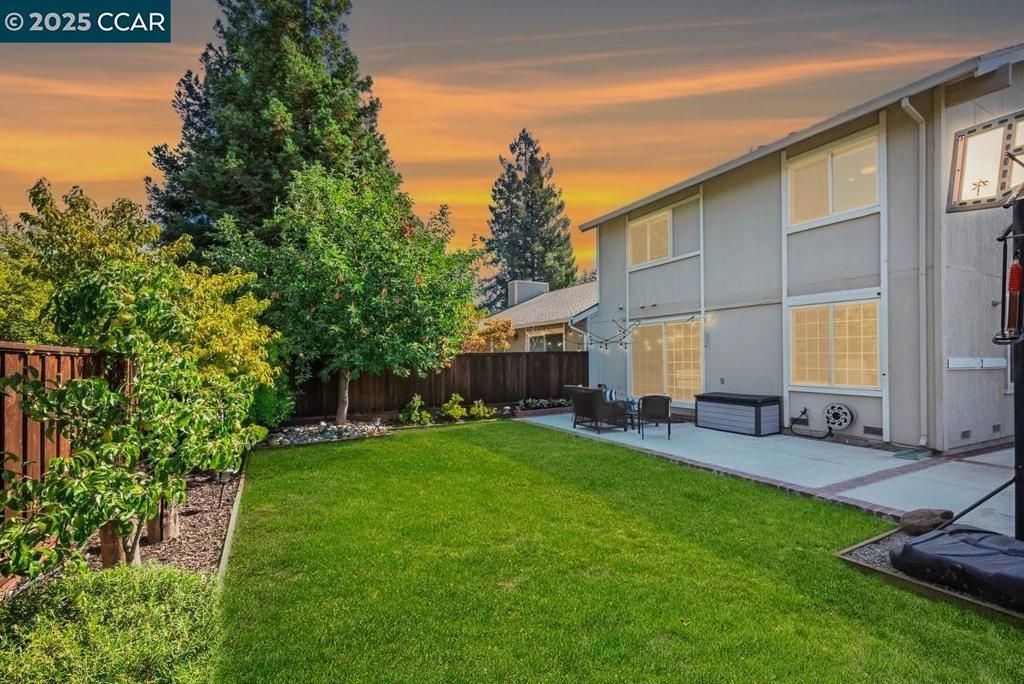 33 Leeds Ct E, Danville, CA 94526