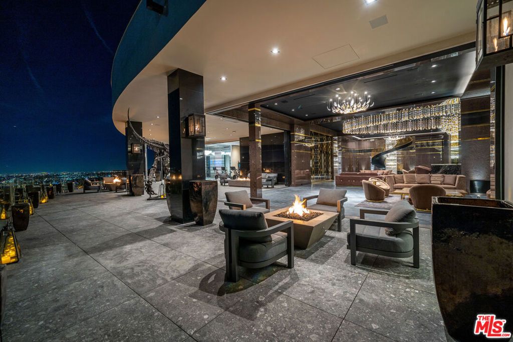 Image 15 of property listing at 1200 Bel Air Road, Los Angeles, CA 90077