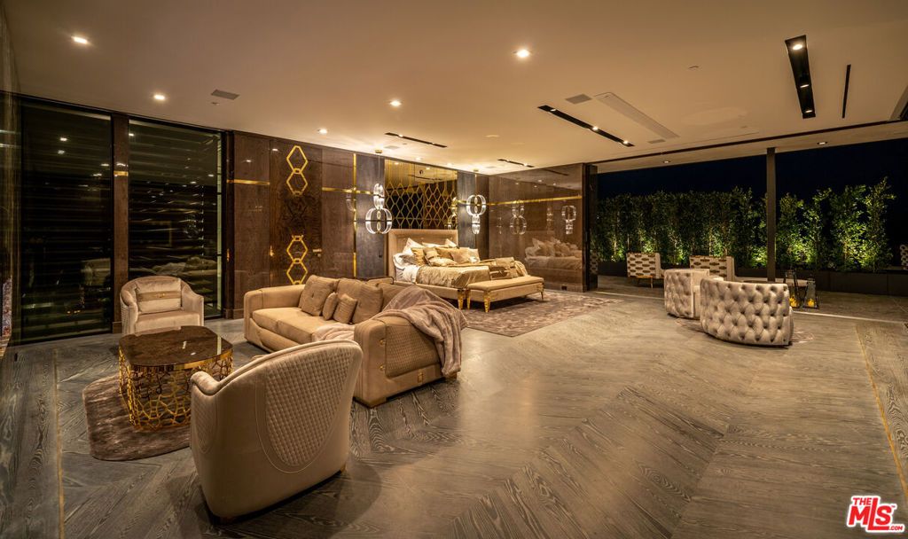 Image 17 of property listing at 1200 Bel Air Road, Los Angeles, CA 90077