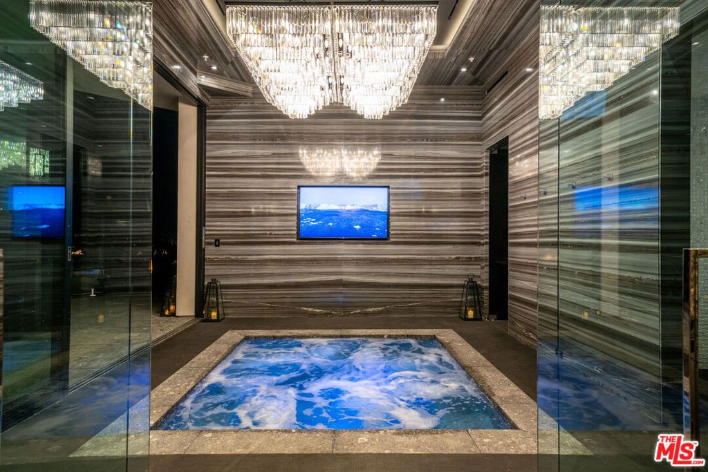 Image 19 of property listing at 1200 Bel Air Road, Los Angeles, CA 90077