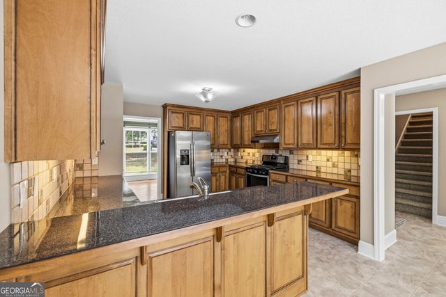 2055 Lakewood Trace, Grayson, GA 30017