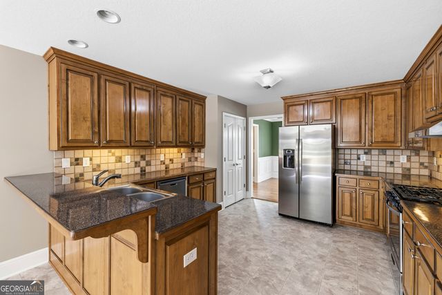 2055 Lakewood Trace, Grayson, GA 30017
