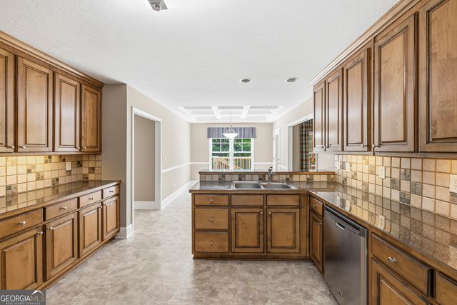2055 Lakewood Trace, Grayson, GA 30017