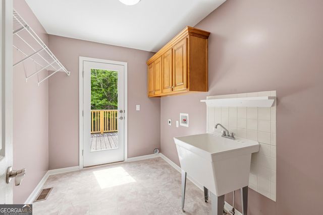 2055 Lakewood Trace, Grayson, GA 30017