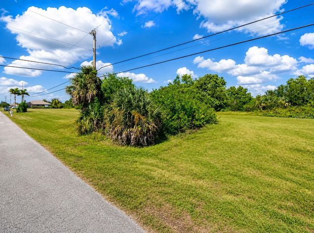 2133 NE 25TH TER, Cape Coral, FL 33909