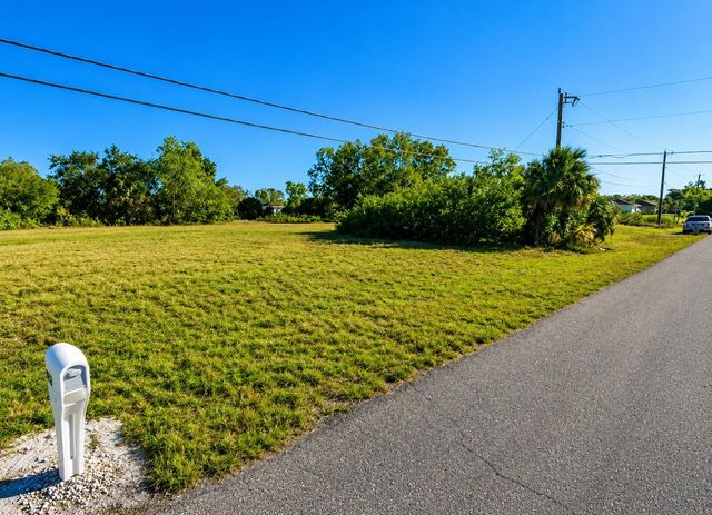 2133 NE 25TH TER, Cape Coral, FL 33909
