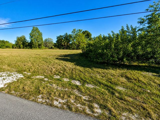 2133 NE 25TH TER, Cape Coral, FL 33909