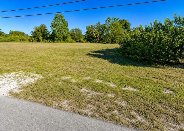 2133 NE 25TH TER, Cape Coral, FL 33909