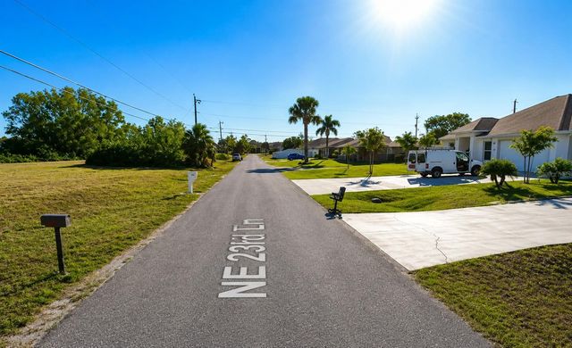 2133 NE 25TH TER, Cape Coral, FL 33909