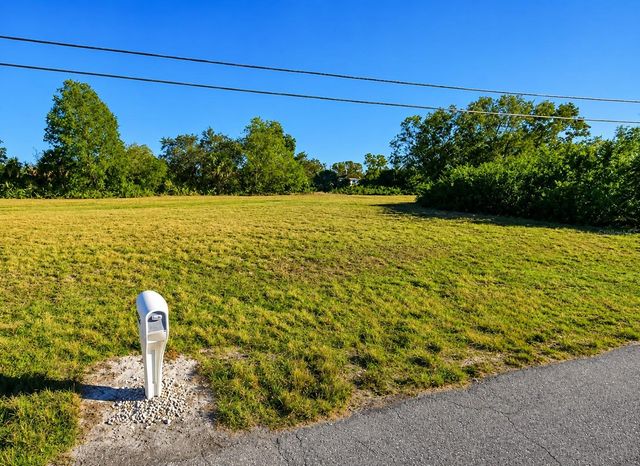 2133 NE 25TH TER, Cape Coral, FL 33909