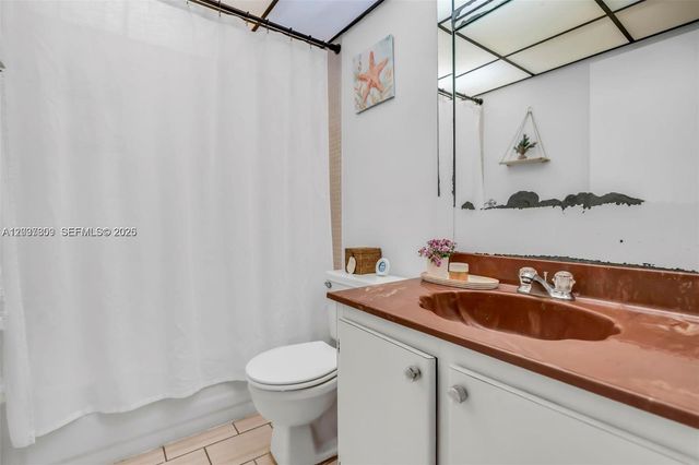 3321 NW 47th Terrace 330, Lauderdale Lakes, FL 33319