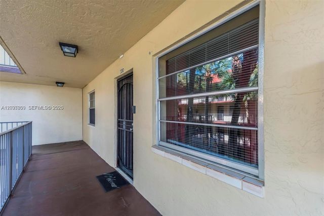3321 NW 47th Terrace 330, Lauderdale Lakes, FL 33319