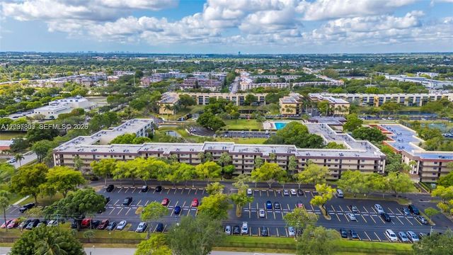 3321 NW 47th Terrace 330, Lauderdale Lakes, FL 33319
