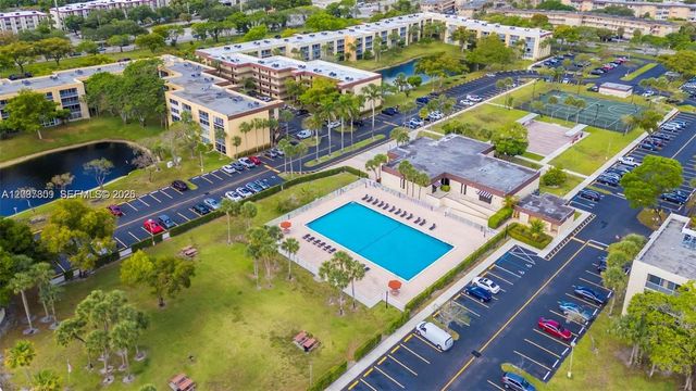 3321 NW 47th Terrace 330, Lauderdale Lakes, FL 33319