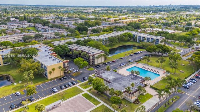 3321 NW 47th Terrace 330, Lauderdale Lakes, FL 33319