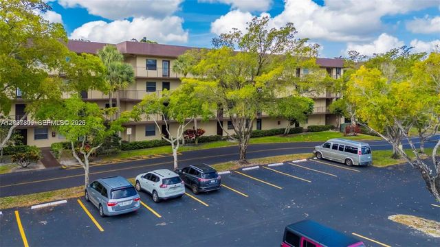 3321 NW 47th Terrace 330, Lauderdale Lakes, FL 33319