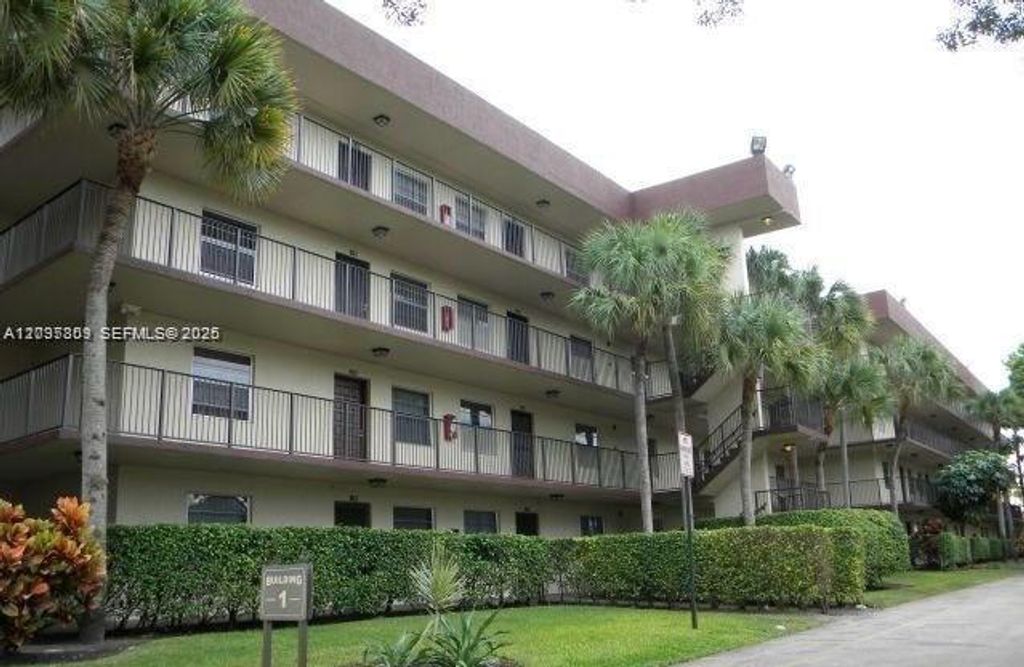 3321 NW 47th Terrace 330, Lauderdale Lakes, FL 33319