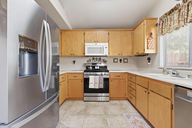 1685 Augusta Ln, Yuba City, CA 95993